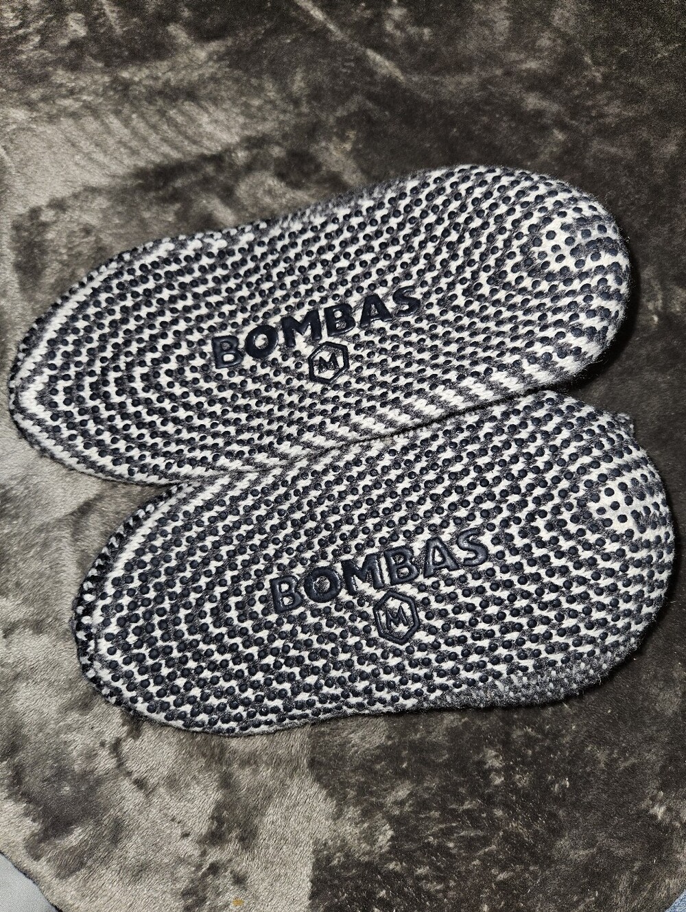 Bombas Grey Gripper Slippers No-Slip Grips Unisex M W 9-11.5 M 7-9.5